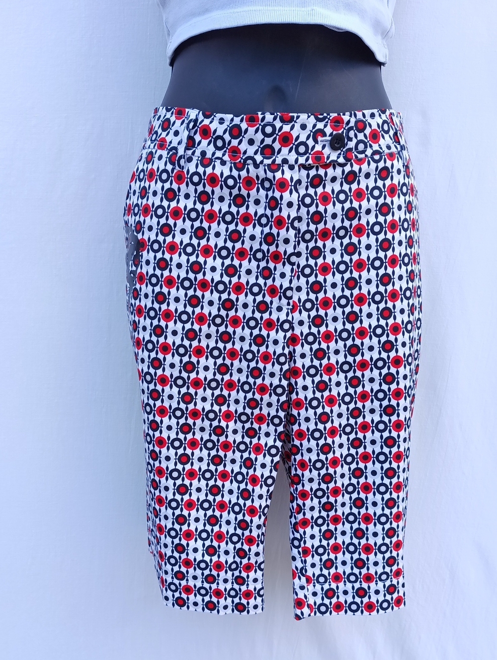 Red & Black Geometric Print Women's Capri Pants